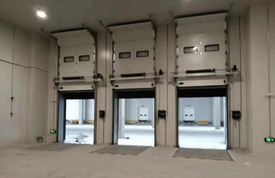 Βιομηχανικές Γκαραζόπορτες Χαλύβδινες Μονωμένες Διατομικές Πόρτες 380V Αυτόματες Τηλεχειριζόμενες