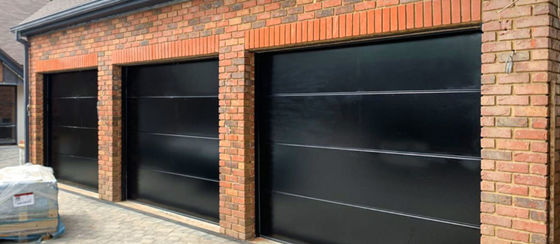Ανυψωτική πόρτα Standard Perspective Συρόμενη πόρτα υψηλής ταχύτητας 42mm Πάνελ βιομηχανικής τομής γκαραζόπορτες
