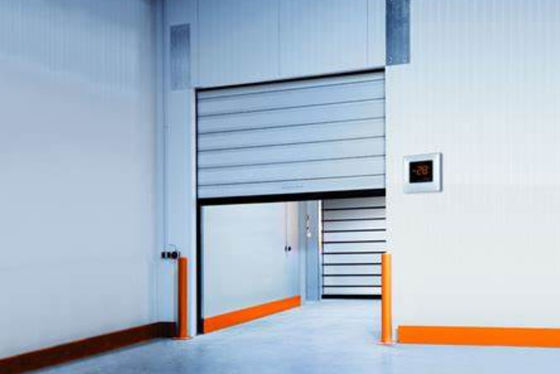Αλουμινίου διευθετήσιμη ασφάλεια κυλίσματος πορτών υψηλής ταχύτητας σπειροειδής που ανοίγει 0,8 - 2,5 M/S