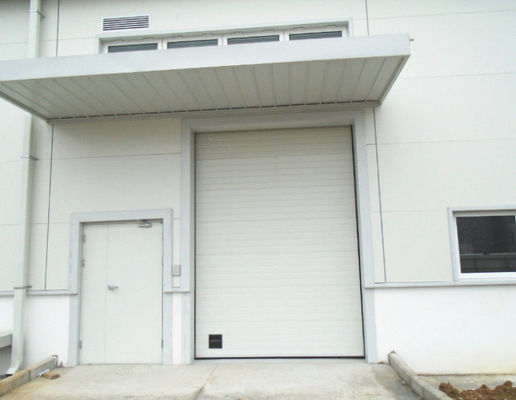 Αλουμινίου απομονωμένη διατομεακή πόρτα γκαράζ με 80mm πίνακα επίπεδη ή διαμορφωμένη