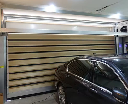 Ελεγχόμενη από PLC ταχύτητα Σπειροειδή πόρτα Αλουμινίου κράμα Κατασκευή 0,8m/s Ταχύτητα ανοίγματος Μεταλλική βιομηχανική πόρτα Roll Up