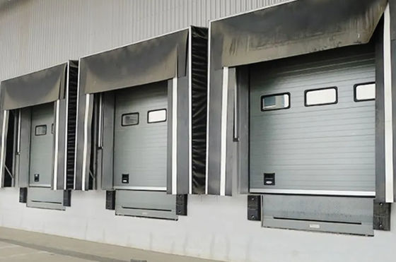 Σταθερό ρυθμιζόμενο σύστημα φόρτωσης Καταφύγιο πόρτας αποβάθρας με γαλβανισμένο στρώμα χάλυβα και σταθερό ανθεκτικό στη φθορά ύφασμα
