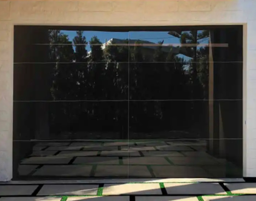 Κίνα Προμηθευτής Αλουμίνιο Διαυγές Πλήρης Εικόνα Προσαρμοσμένη Δυσμότητα στο νερό Τάξη 3 Διαφανές γυαλί Διατομεακή πόρτα γκαράζ Εγχειριδίου ή αυτόματου ανοίγματος τύπου καφέ