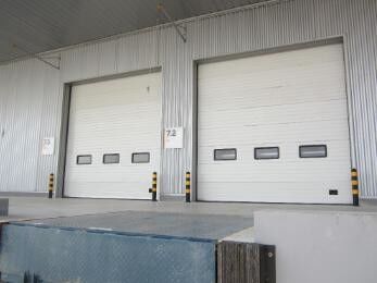 Εμπορικές τμηματικές υπερυψωμένες πόρτες 50mm~80mm πάχος 450N/M2 Windproof