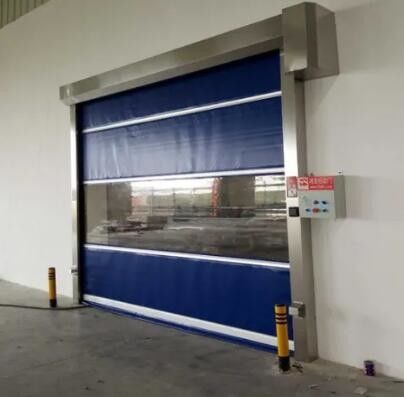 Η γρήγορη μηχανή παραθυρόφυλλων αυτοματοποίησης χάλυβα πορτών κυλίνδρων PVC υψηλής ταχύτητας λειτουργεί το μπλε χρώμα