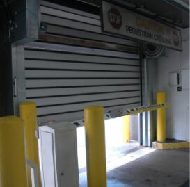 Πόρτα ταχείας κύλισης από PVC με μείωση θορύβου, υψηλή ασφάλεια, υψηλή ταχύτητα, ανοξείδωτο ατσάλι 304, ιδανική για βιομηχανικές εφαρμογές